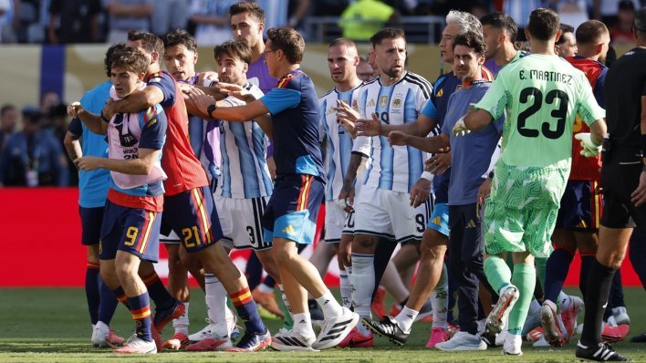 Prvo ga Argentinci istukli na terenu, a onda još postao glavna meta šale u španjolskoj svlačionici
