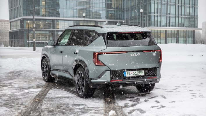 Velika novost za jedan od Hrvatima najdražih automobila: Popularni SUV dobio je električnog brata, evo što sve može