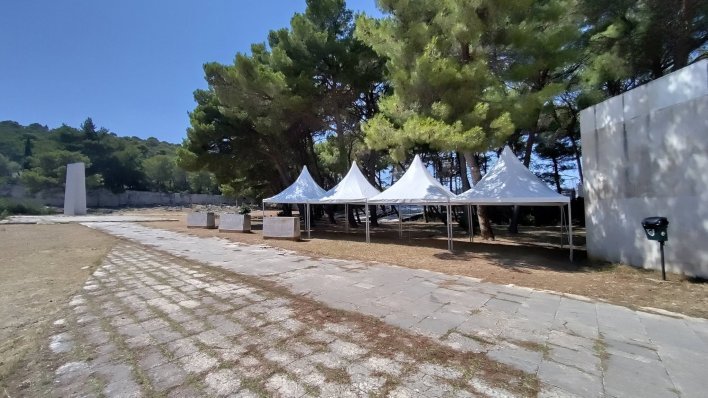 Nakon zahoda stigli i štandovi: 'Jel ovo sramota za jedan ponosni Grad Šibenik?'