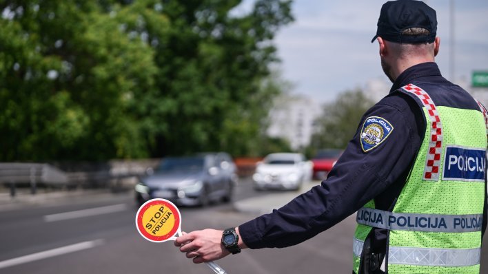 Uključila je žmigavac, a motociklisti su vozili prebrzo - ipak je osuđena na godinu zatvora: Ovo pravilo mnogi vozači ne razumiju