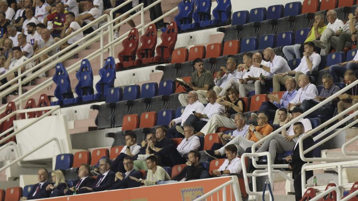 'Uprava odlazi' orilo se na Poljudu nakon kiksa Hajduka: Poslušajte bijes navijača