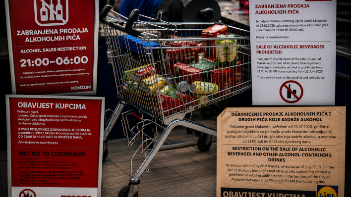 Pokušali smo kupiti alkohol u Makarskoj iza 21 sat. Evo kako smo prošli