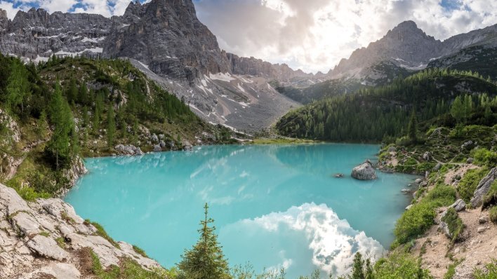 Otkrijte Lago di Sorapis: Tirkizni biser talijanskih Dolomita koji oduzima dah
