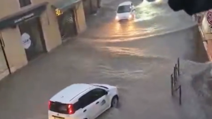 Nevrijeme poharalo susjednu zemlju, bilo je i poplava: 'Pogodila nas je vodena bomba'