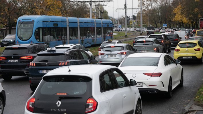 Objavljen podatak koji objašnjava zašto su prometne gužve nesnošljive