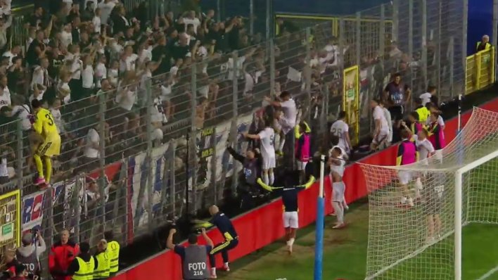 Emocije koje je Hajduk čekao godinama: Nakon posljednjeg zvižduka krenula je fešta za pamćenje