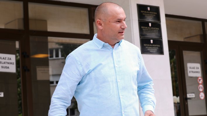 IZBAČEN IZ REDA