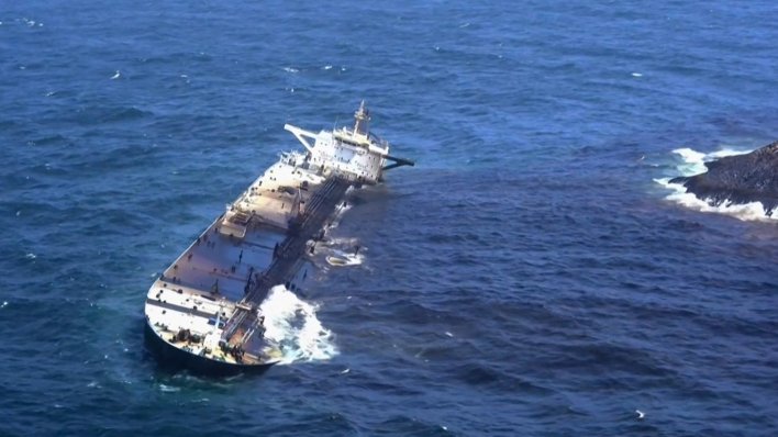 Četiri rakete pogodile iranski tanker kod ključnog otoka: 'Raznosimo ga u komadiće'