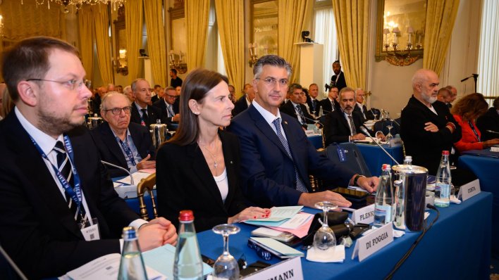 FOTO Evo gdje je Plenković dok Zagreb 'gori': Pljušte komentari