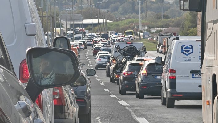 Kupili ste auto u Splitu, a živite u Zagrebu: Morate li odmah mijenjati registarske pločice?