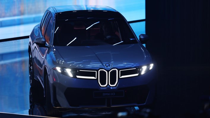 Nezapamćena navala na novi BMW: Imaju već 100.000 narudžbi i u tvornice uvode treće smjene