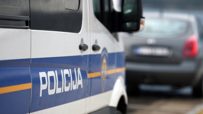 Policajac sletio automobilom u jarak kod Bjelovara, napuhao 1,85 promila