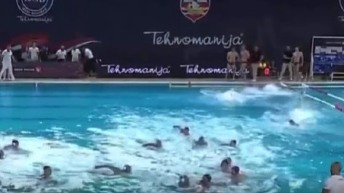 Kaos nakon utakmice u Beogradu: Pogledajte ogromnu tučnjavu