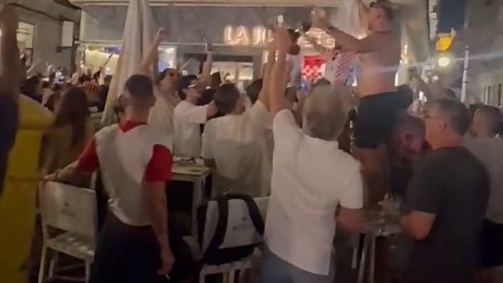 'Moja domovina' odzvanja Sevillom. Pogledajte atmosferu koju su napravili hrvatski navijači