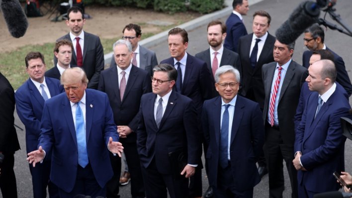 Trump sa šefovima tehnoloških divova potpisao dokument o AI-u: 'To je kao Ustav'