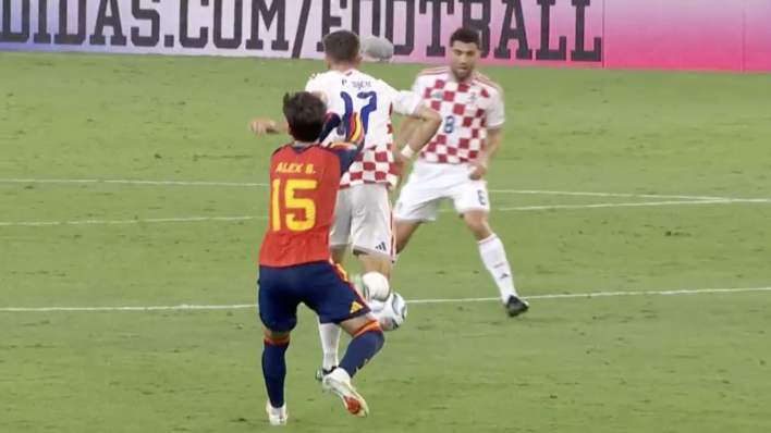 Je li Hrvatska trebala imati igrača više? Pogledajte što je sudac tolerirao Španjolcu