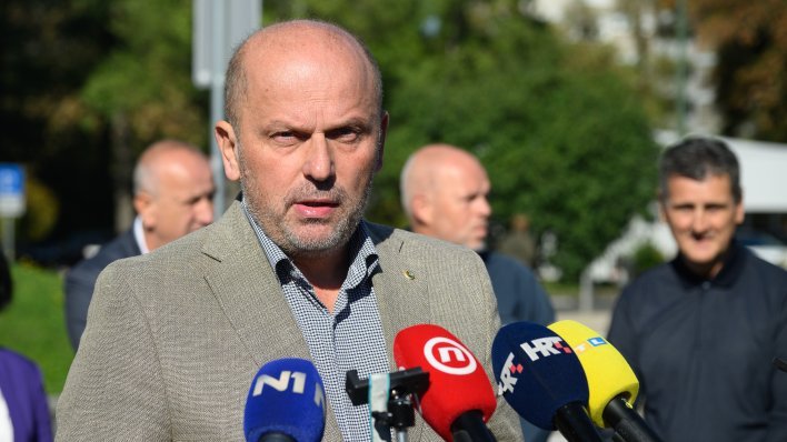 Vučemilović građanima: Suzdržite se od napada na Tomaševića; Jović kaže: Mostovi su srušeni