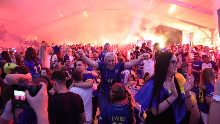 Zenica je gorjela: Pogledajte čudesan korteo navijača Bosne i Hercegovine!