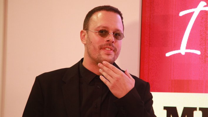 Igor Kojić snimljen s trudnom partnericom i svećenikom: Susret potaknuo nagađanja o skorom vjenčanju