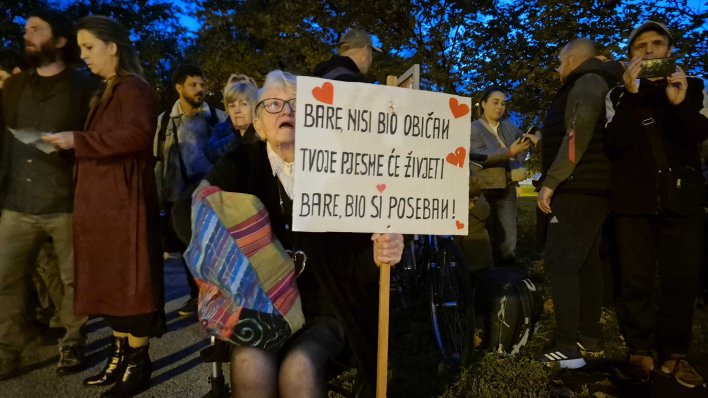 EMOTIVAN OPROŠTAJ