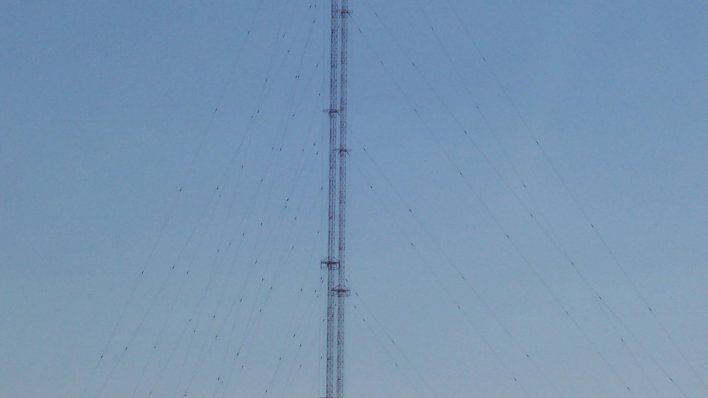 Trebalo im je samo nekoliko sekundi: Pogledajte kako se ruše radijski tornjevi visoki 355 metara