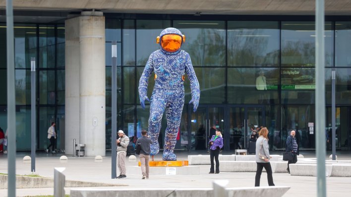 Skulptura od milijun dolara postavljena ispred zračne luke u Zagrebu