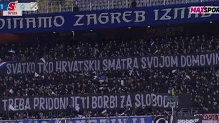 Bad Blue Boysi izveli poseban performans na Maksimiru: Pogledajte kome su posvetili papirnate avione