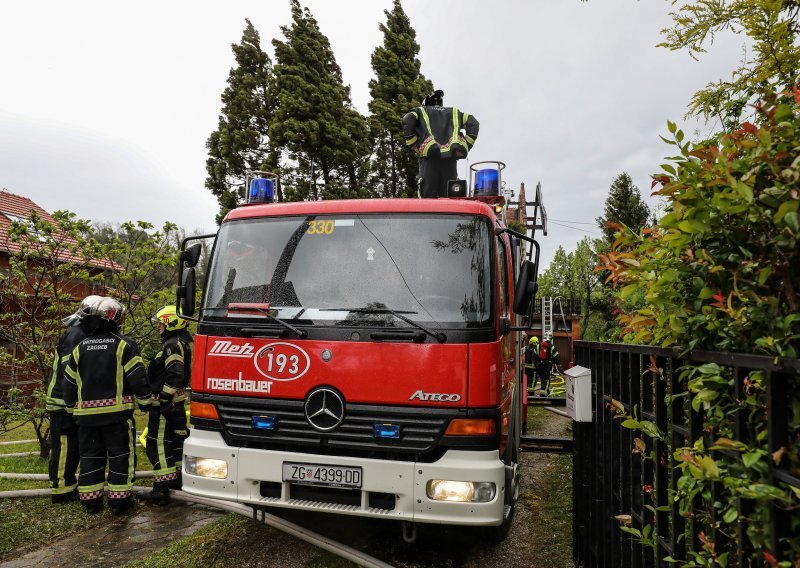 Lažnom dojavom digao na noge policiju i vatrogasce pa zaradio kaznenu prijavu