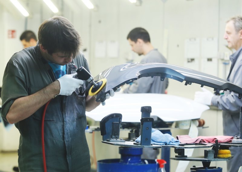 Broj zaposlenih u industriji na godišnjoj razini pao za 0,7 posto