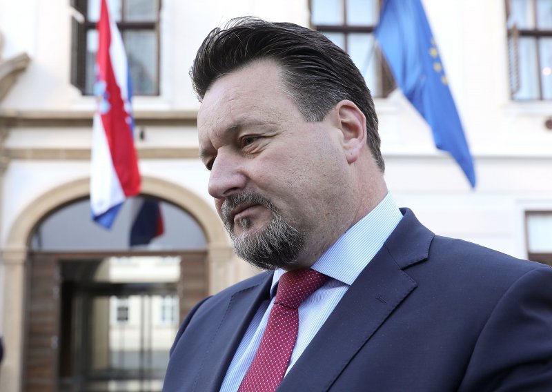 Ministar Kuščević već sutra podnosi ostavku, to je scenarij Martine Dalić?