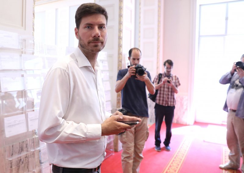 Pernar otkrio ime svoje nove stranke, Bunjac danas priopćava odluku o položaju u Živom zidu