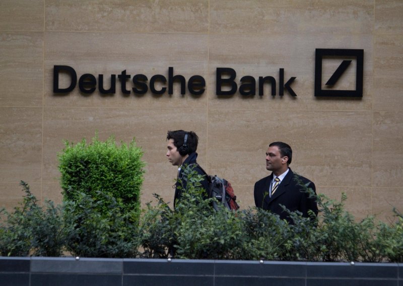 Deutsche Bank u drugom tromjesečju s neto gubitkom od 77 milijuna eura