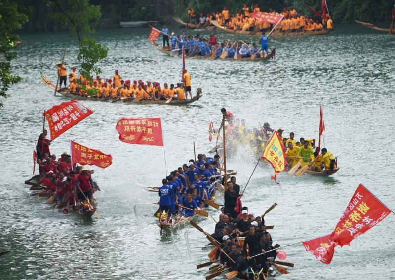 Kineska utrka čamaca uzbudljiva je i vesela tradicija