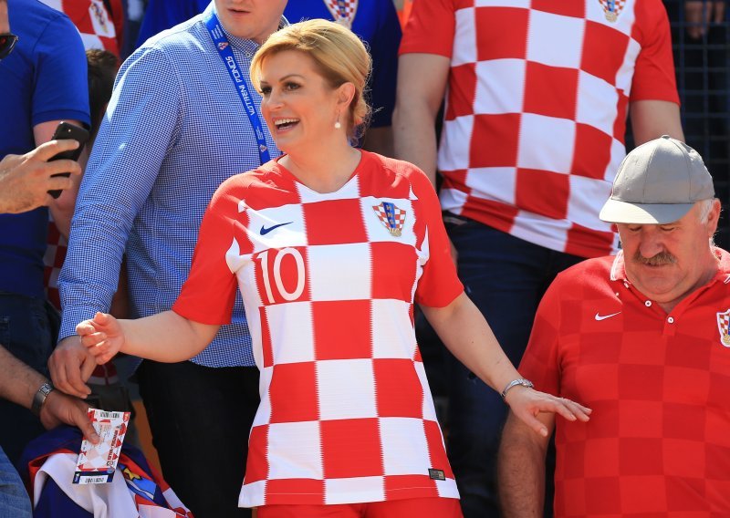 Predsjednica Kolinda Grabar-Kitarović bodrila hrvatsku nogometnu reprezentaciju do nove pobjede