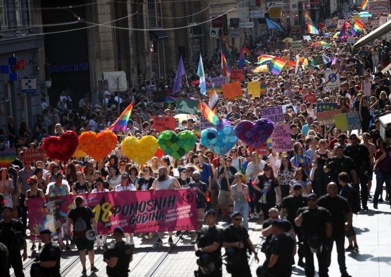 Počeo 18. Zagreb pride, pogledajte koji su se političari pridružili povorci ponosa i što šef SDP-a misli o posvajanju