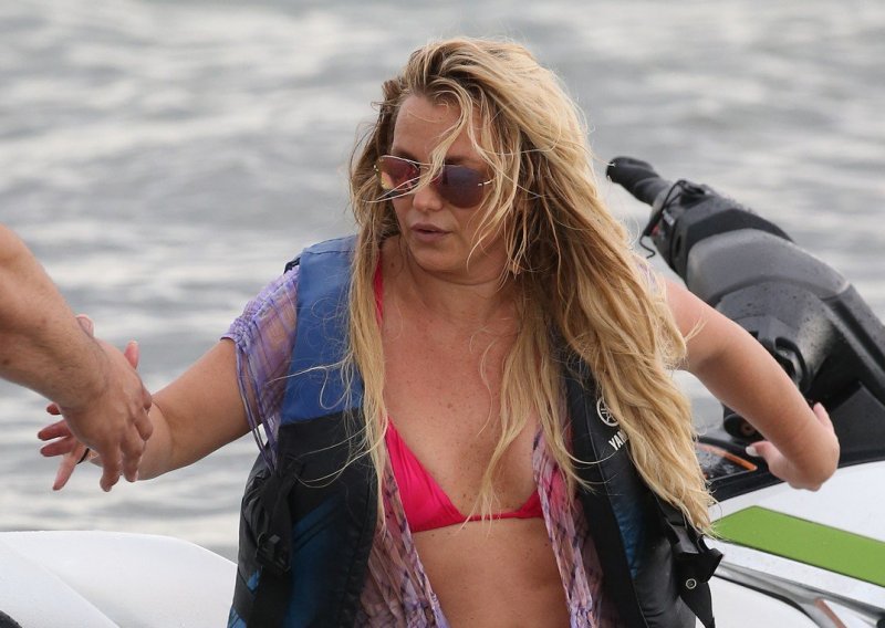 Ludi provod u Miamiju: Evo gdje Britney Spears uživa nakon izlaska iz psihijatrijske klinike
