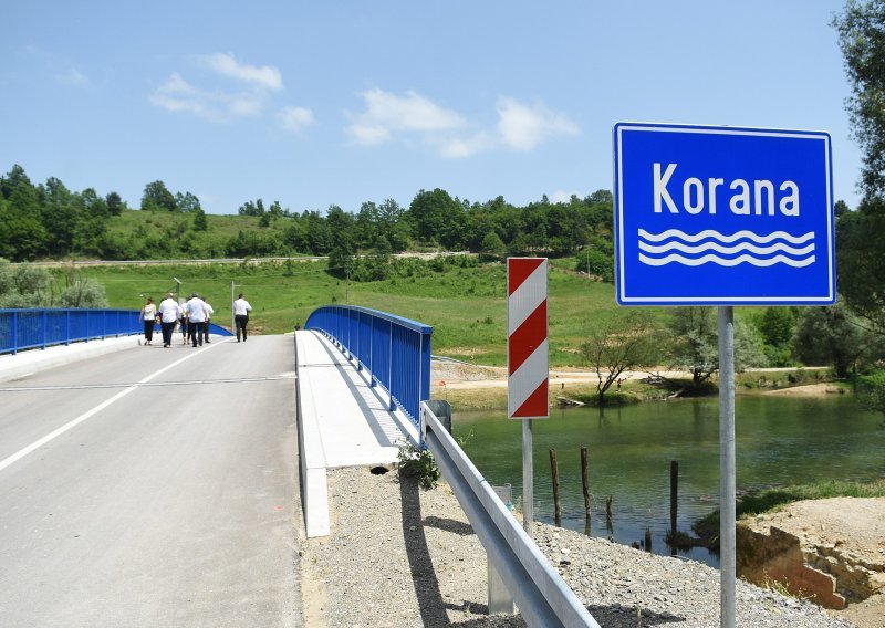 Pušten u promet novoizgrađeni most Veljun kojega je odnijela nabujala Korana; Butković: Nije to Pelješki most, ali je most koji spaja ljude