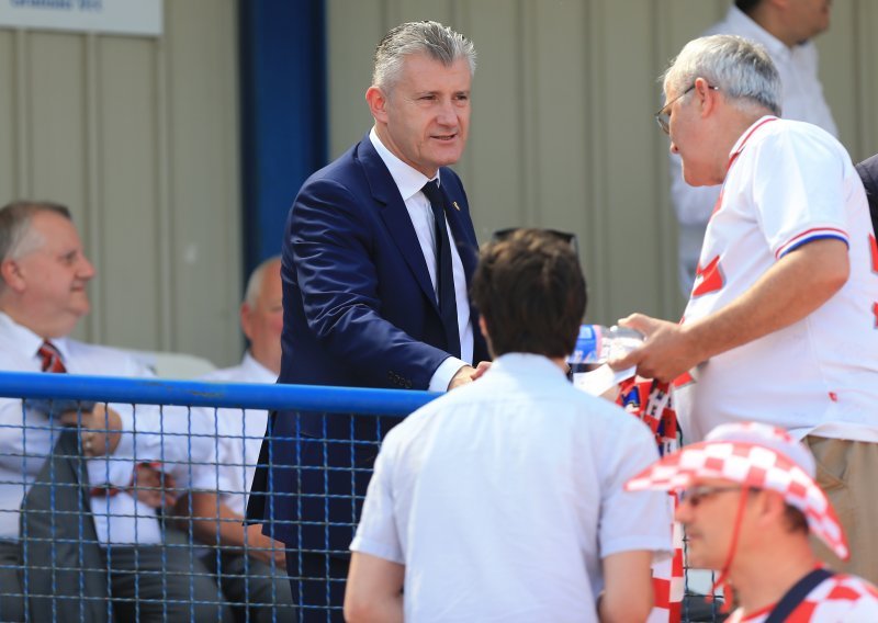 Davor Šuker progovorio o vrućim temama - naknadama za članove IO, Splitu kao domaćinu, porazu od Tunisa...