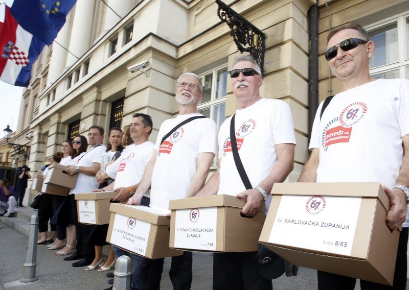 [VIDEO/FOTO] Sindikati predali kutije sa 748 tisuća potpisa za referendum: Građani nisu potpisali za pregovore