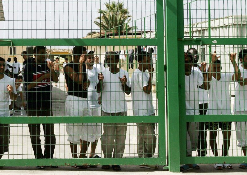 Izrael će zatvarati afričke migrante bez optužnice!