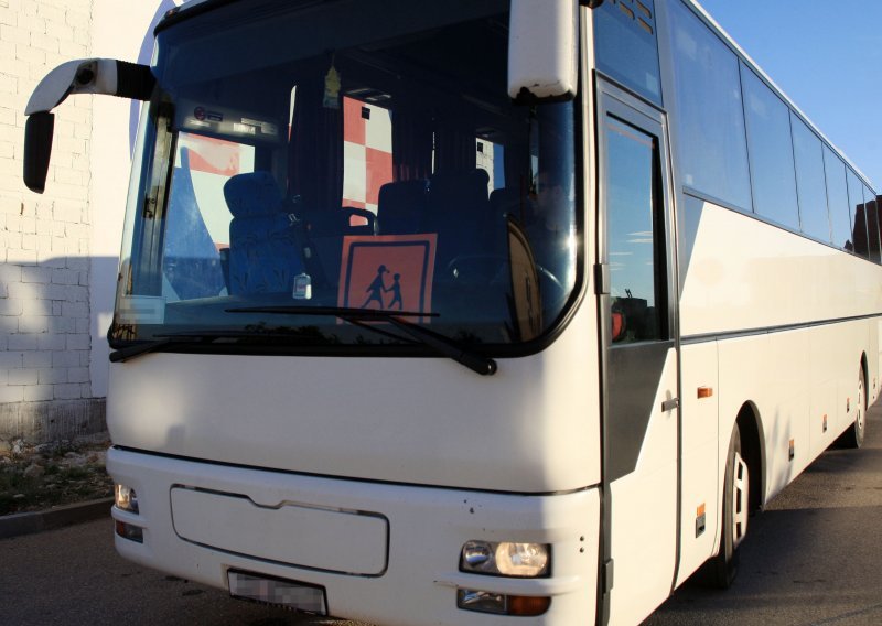 O drami s neispravnim autobusima oglasili se prijevoznici, ali i ministrica Divjak