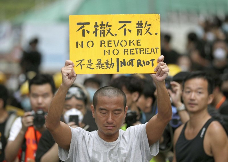 Kinezi upozoravaju SAD da ne koristi Hong Kong kao 'žeton za pregovaranje'
