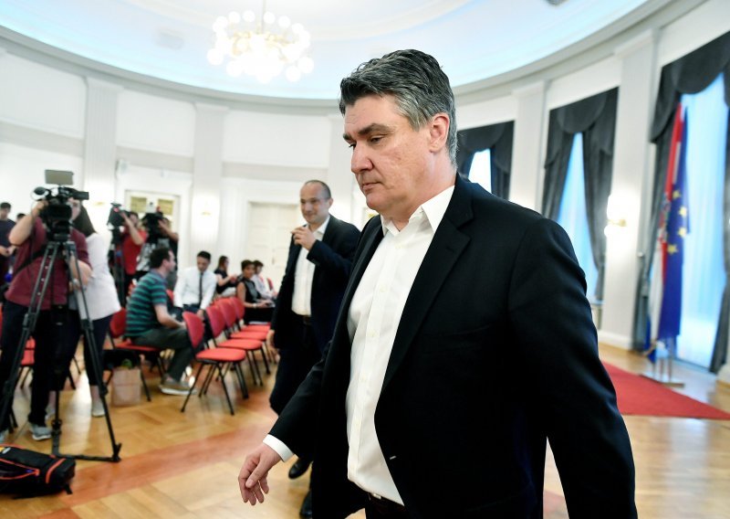 Nepripremljen, ogoljen, zbrčkan, prepoznatljiv: Je li Zoran Milanović riskirao porukom ‘Meni nitko ne treba’?