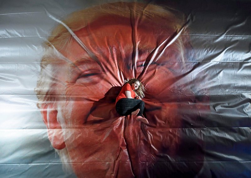 Dvojica umjetnika pripremili duhovitu instalaciju na temu Donalda Trumpa