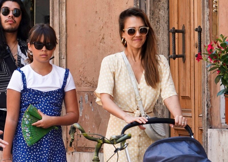 Jessica Alba s obitelji posjetila Rim: Uživa u talijanskoj hrani i razgledavanju atrakcija