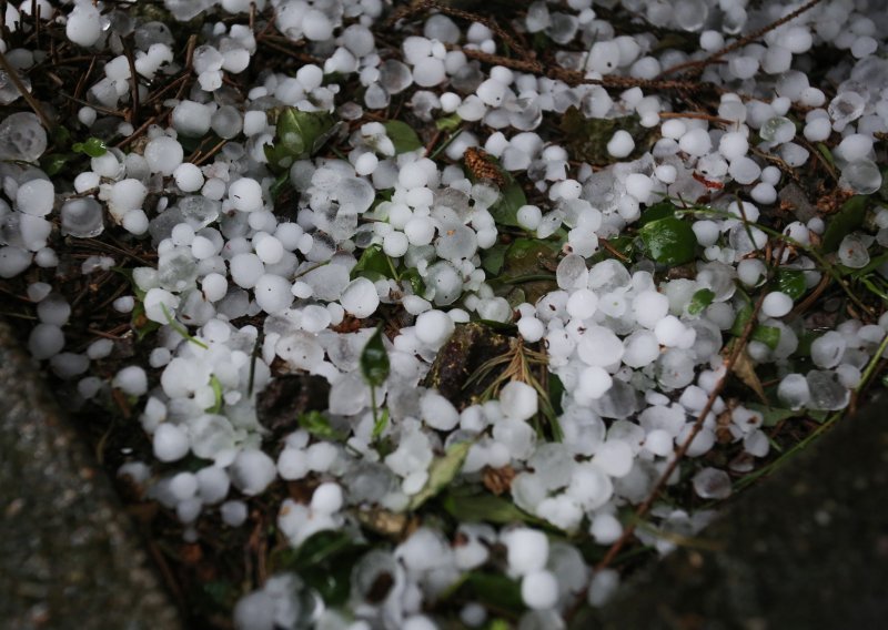 I u Sloveniji zbrajaju štete od nevremena; najgore oko Ptuja