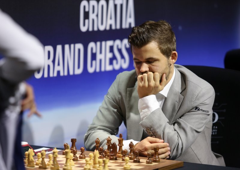 Šahovska elita okupila se u Zagrebu; svjetski prvak briljirao prvog dana