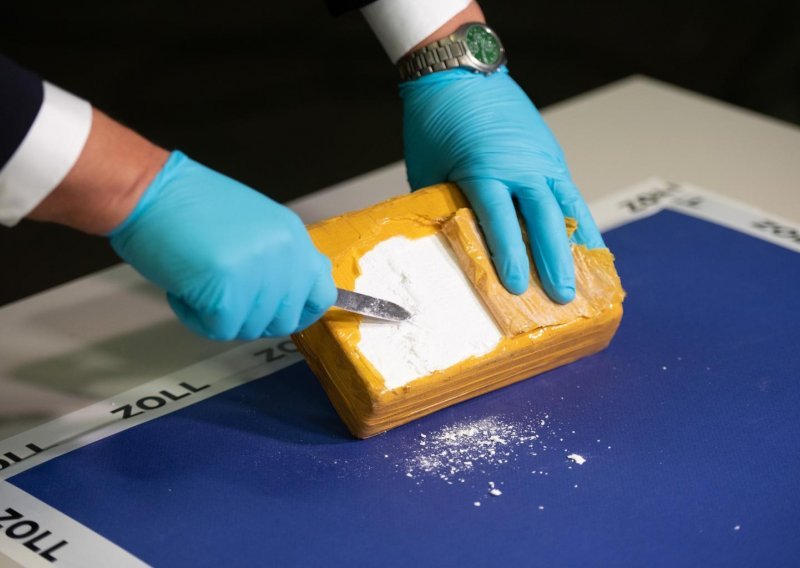 Zaplijenjeno gotovo 800 kilograma kokaina