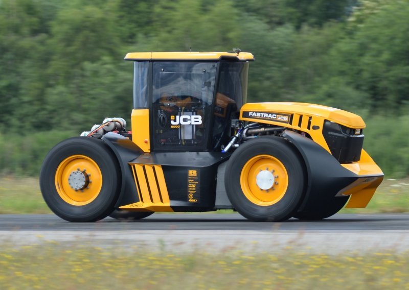 [VIDEO] Novi najbrži traktor na svijetu juri preko 166 kilometara na sat