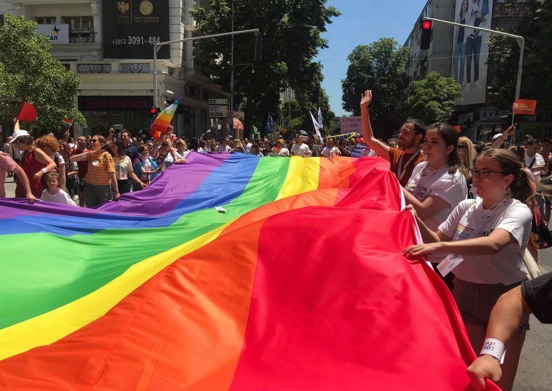 Pogledajte kako je bilo na prvom, trijumfalnom Gay Prideu u Sjevernoj Makedoniji